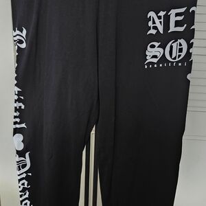 Beautiful Disaster Sz L "Never Sorry" Black Capri Leggings